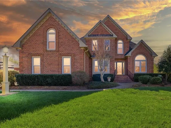 827 Waterfall Way, Chesapeake, VA 23322