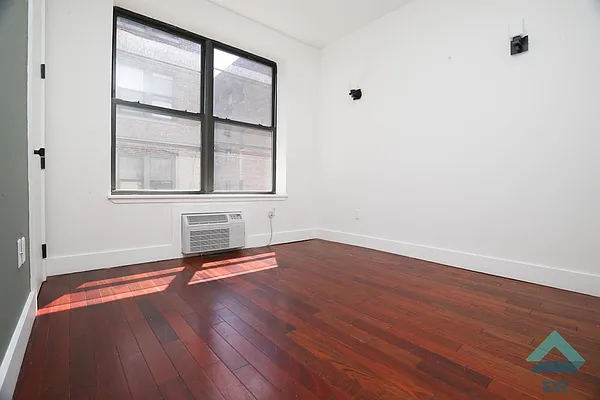 Rented by EXR | media 61