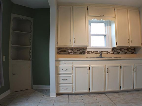 4th image of 6604 Northcliff Ave
