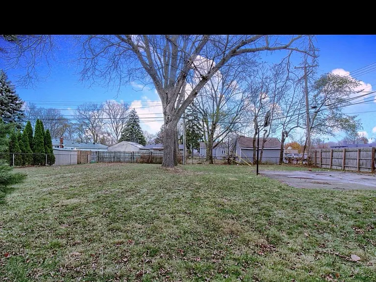 11610 Cardwell St — Photo 22