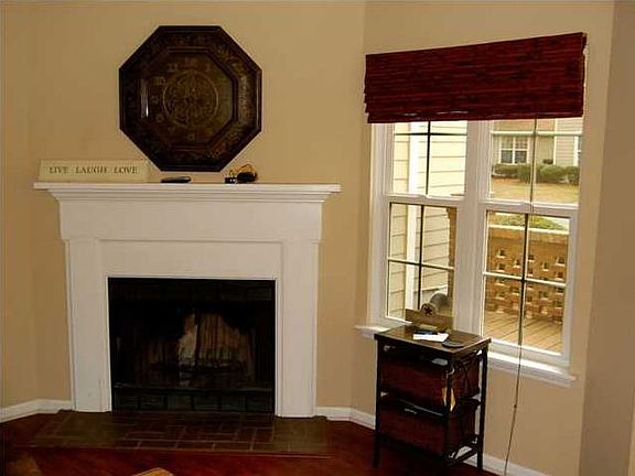 4th image of 1039 Village Creek Ln