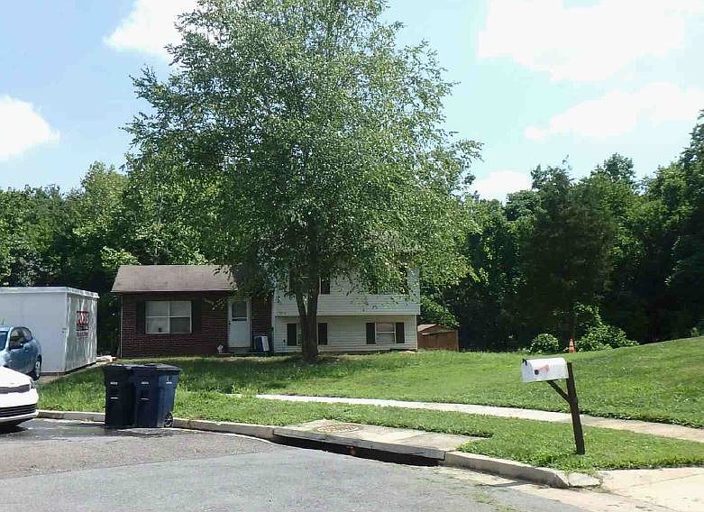 2nd image of 9710 Canary Ct