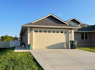 905 Sunrise Ct, Dodge City, KS 67801