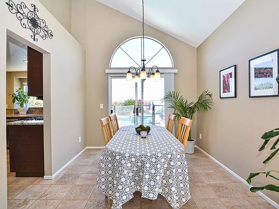 3rd image of 3171 Huckleberry Dr