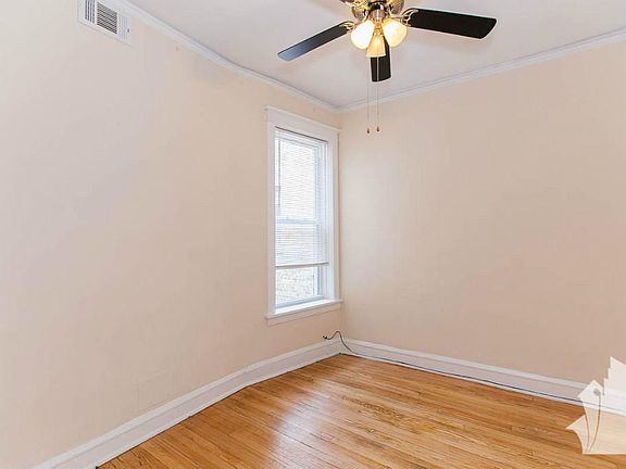 3rd image of 3056 N Greenview Ave #2A