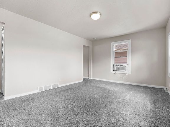 4th image of 1406 E 27th Ct
