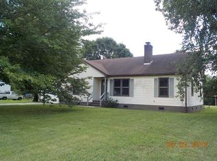 202 Sample Dr, Elizabeth City, NC 27909