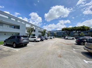 9371 Fontainebleau Blvd APT I210, Miami, FL 33172