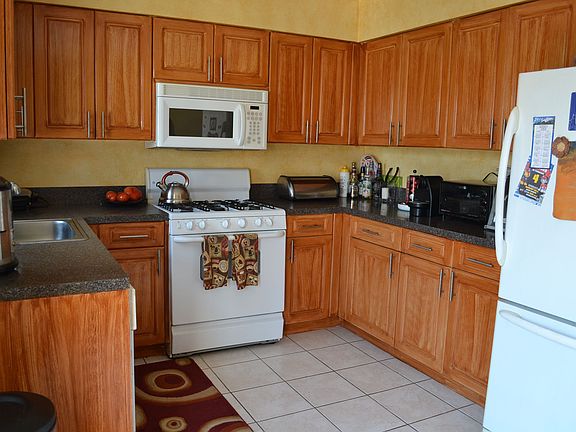 3rd image of 108 Oceanside Ave