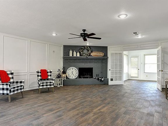 4th image of 2608 Shady Oaks Ln