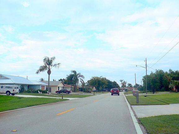 2nd image of 2551 SE Grand Dr