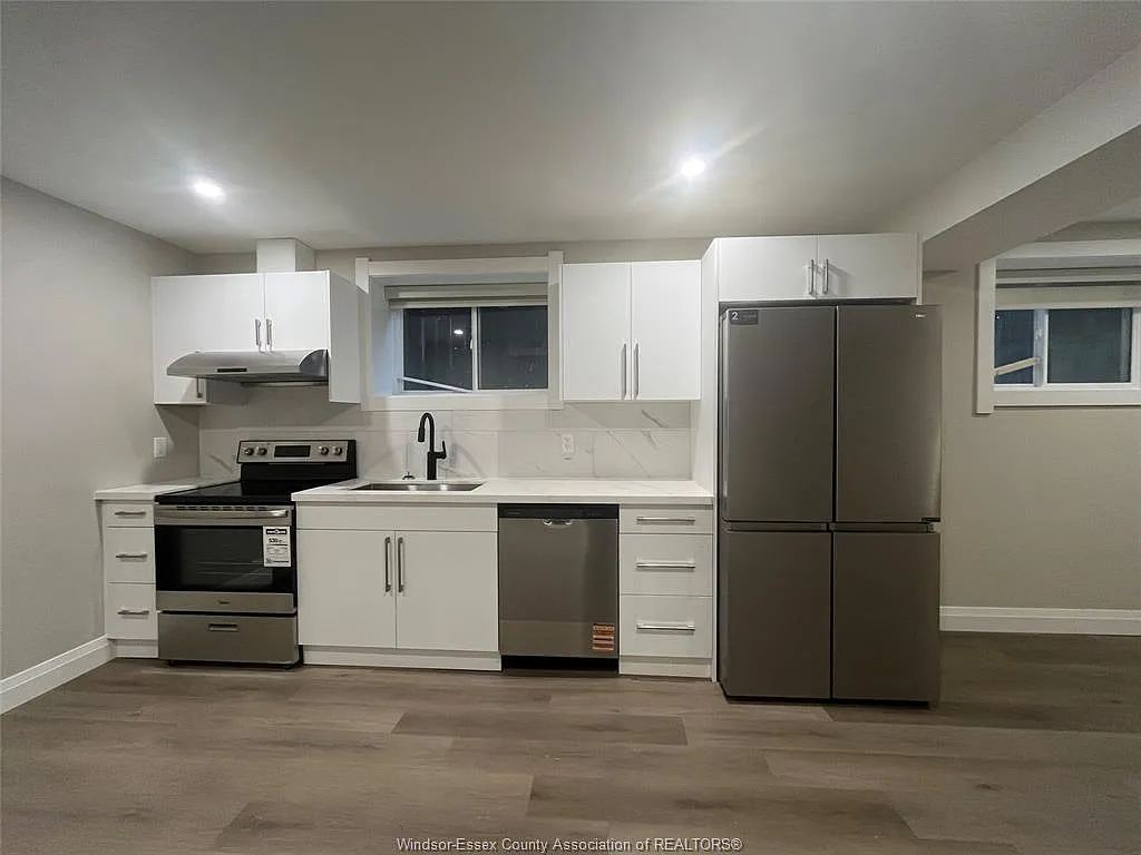 5 bed, $4,000 — Photo 3