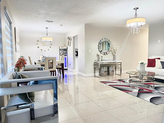 3rd image of 16101 SW 98th Avenue