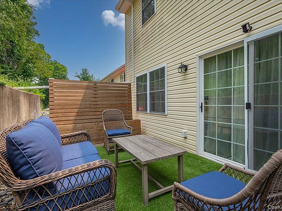 4th image of 46 Pond Hill Lane