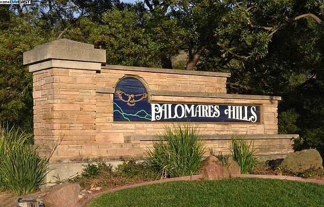 Palomares Hills Entrance