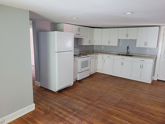 5th image of 28 Leatherstocking St #2