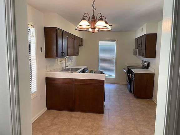 3rd image of 7895 Vera Louise Cir