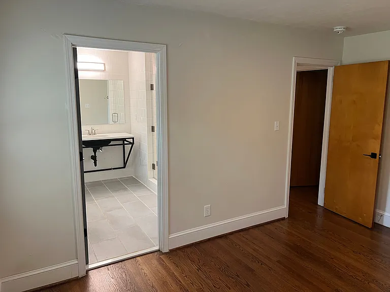 4906 Charleston Dr — Photo 7
