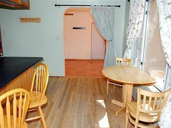 5th image of 2101 La Veta Dr NE