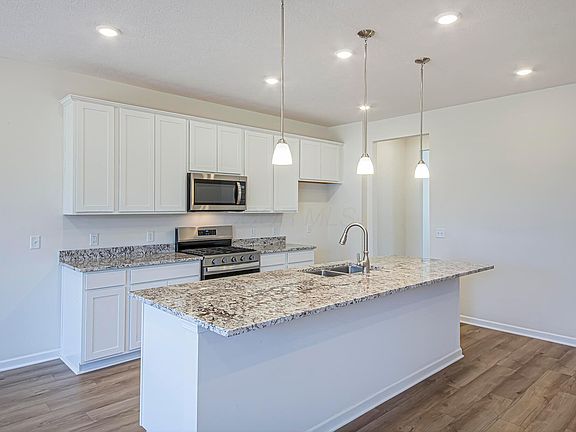 4th image of 340 Honeysuckle St Lot 323