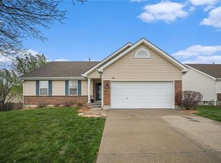 609 Midjay Dr, Liberty, MO 64068