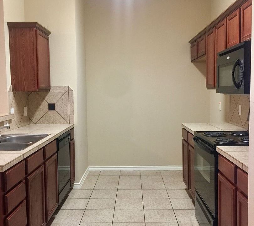1st image of 355 Schirra Ct
