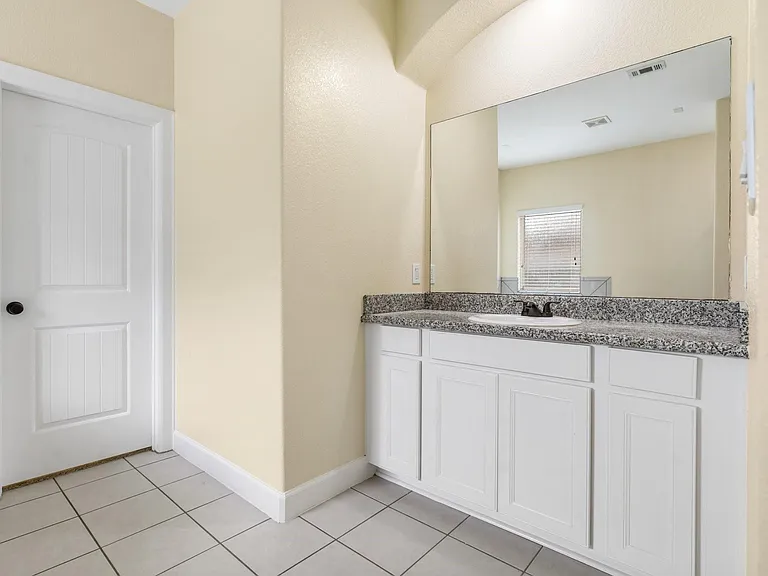 328 Country Crossing Cir — Photo 16