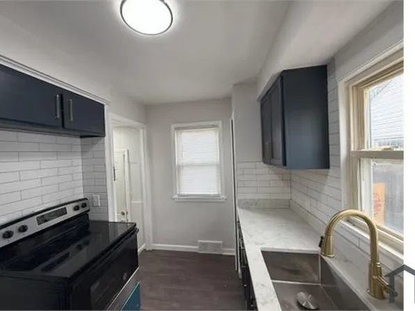 18608 Restor Ave, Cleveland, OH 44122