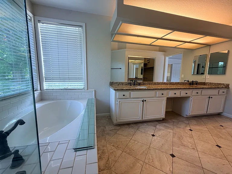 5525 Green Hollow Ln — Photo 19