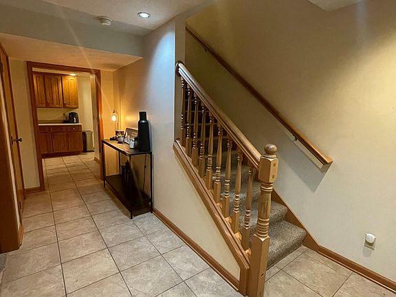 5th image of 463 Oxford Dr #A