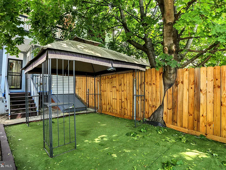 234 W Douglass St — Photo 6