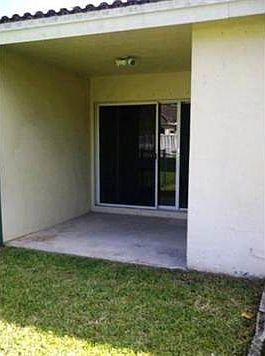 5th image of 5013 SW 32nd Ter #220