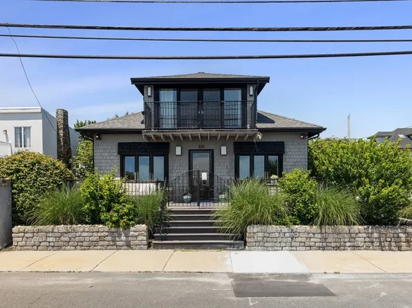 325 Rice Ave, Revere, MA 02151