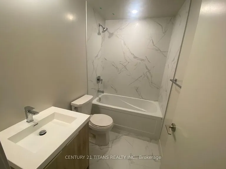 90 Glen Everest Rd #418 — Photo 4