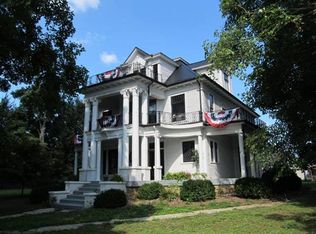 2741 Main St, Pikeville, TN 37367