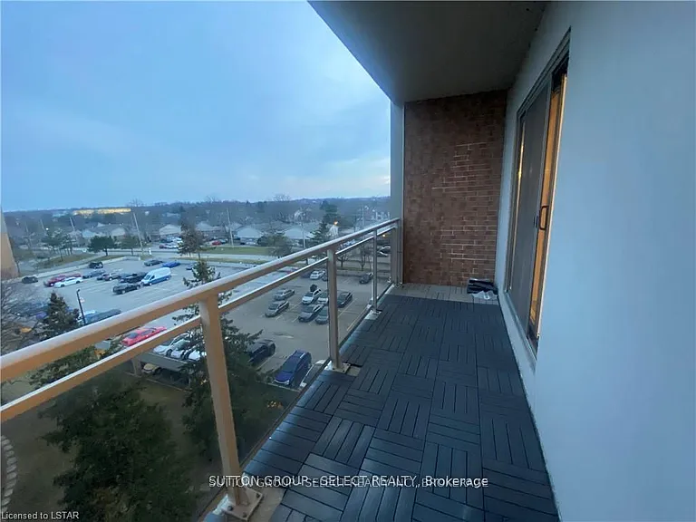 931 Wonderland Rd S #709 — Photo 22
