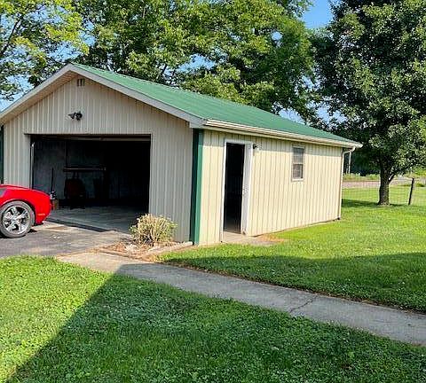 5th image of 102 Linda Ln