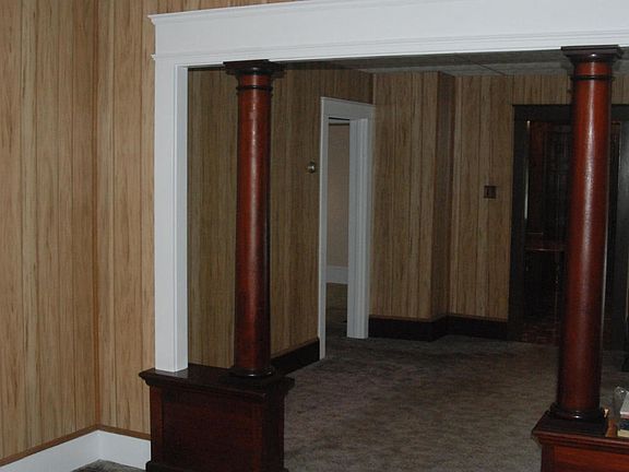 4th image of 328 Chocolate Ave