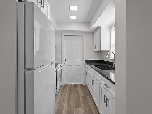2nd image of 1150 E Sample Rd APT 202
