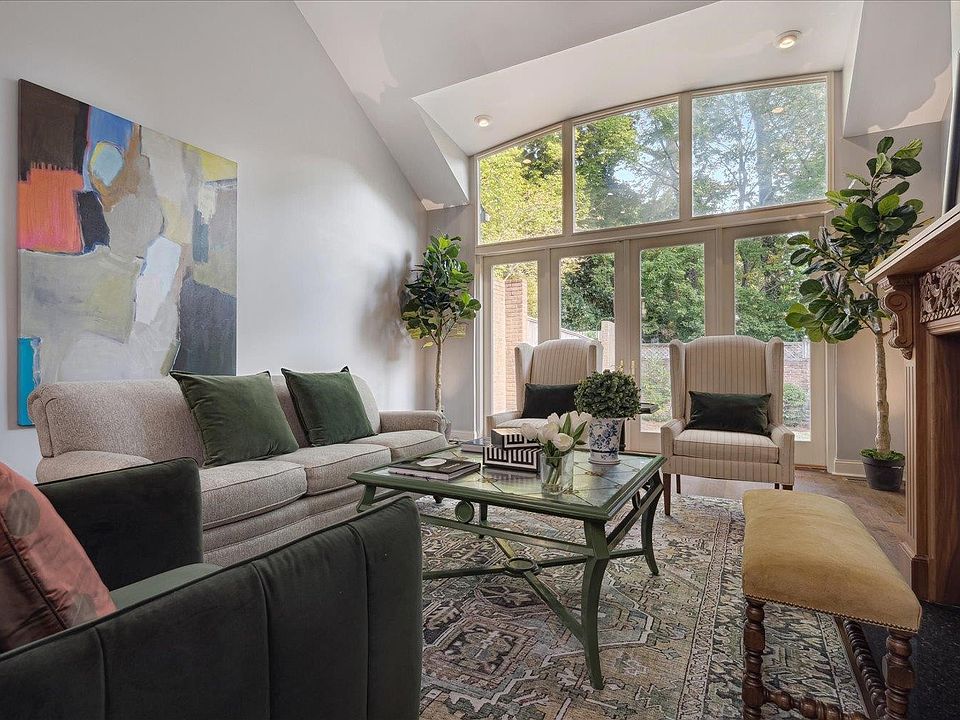 1st image of 4060 Baronne Way #31