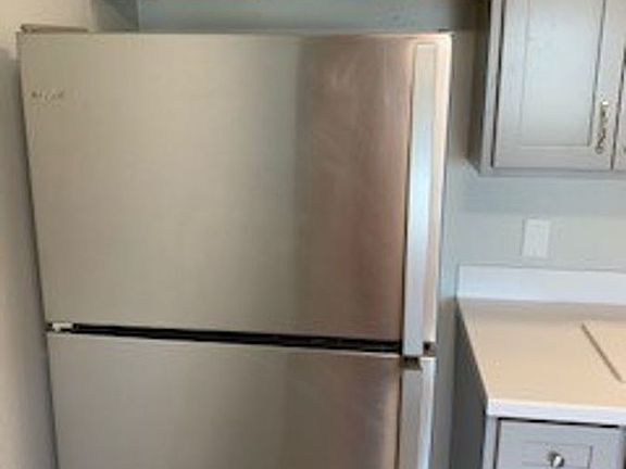5th image of 827 S 84th St APT 4