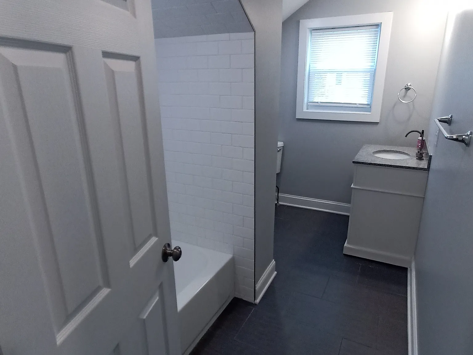 3 bed, 2000 sqft, $2,100 — Photo 4