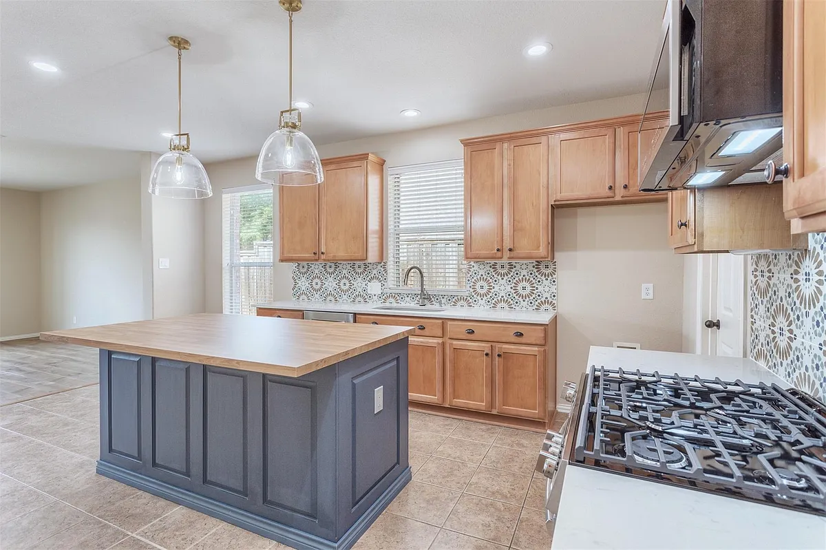 Building Photo - 2356 Jaguar Dr