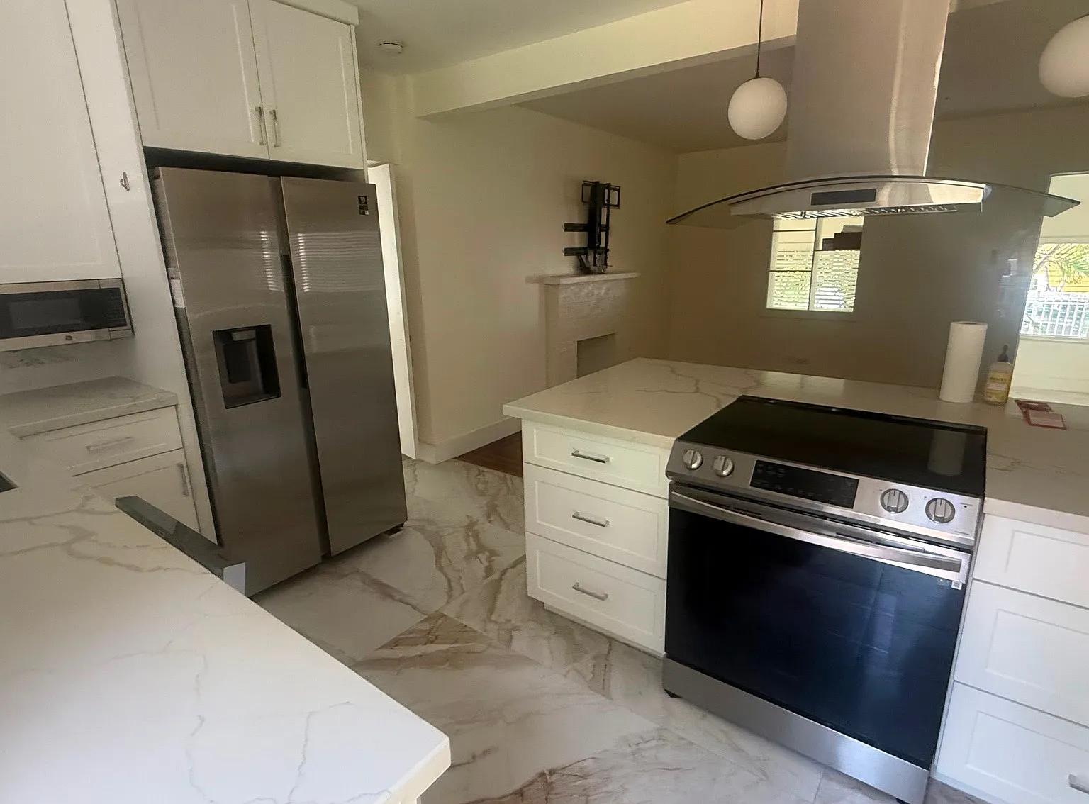 3 bed, 1188 sqft, $4,000 — Photo 2