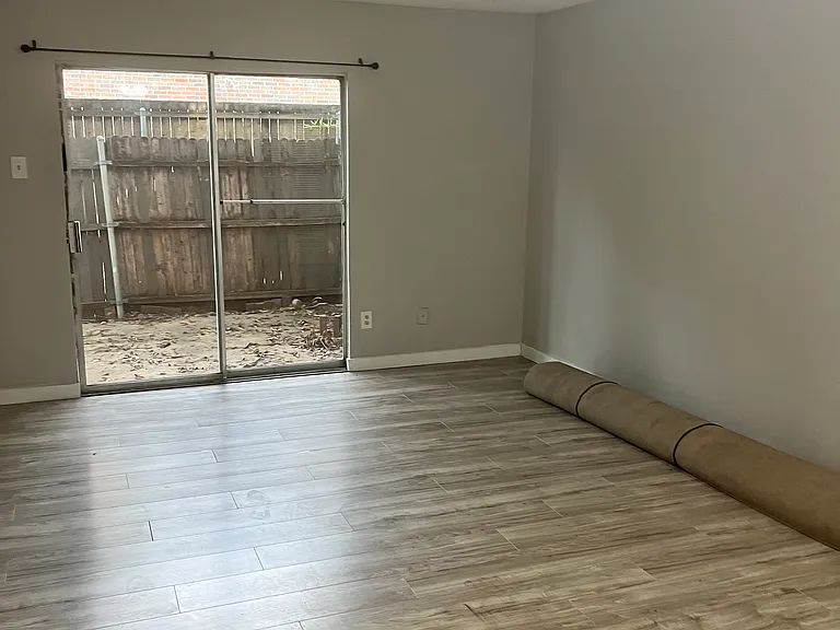 4429 Bowser Ave #105 — Photo 20