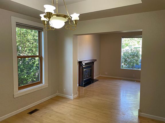 3rd image of 371 N Wall St