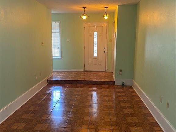 4th image of 13010 Chateau Ct