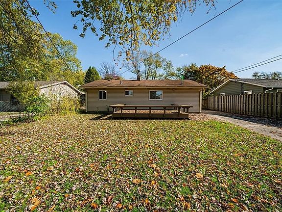 3rd image of 431 Walnut Dr