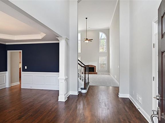 4th image of 2073 Fairway Crossing Dr