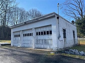 2nd image of 1814 Frankenfield St